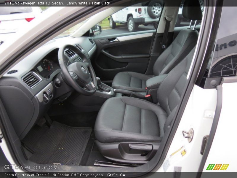 Candy White / Titan Black 2011 Volkswagen Jetta TDI Sedan
