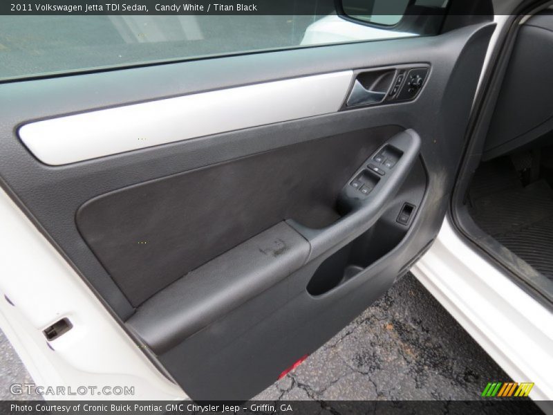Candy White / Titan Black 2011 Volkswagen Jetta TDI Sedan