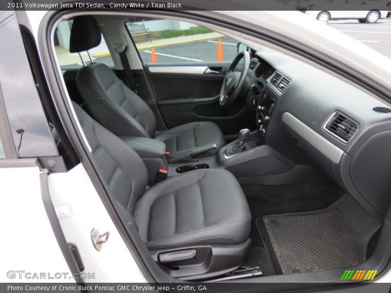 Candy White / Titan Black 2011 Volkswagen Jetta TDI Sedan