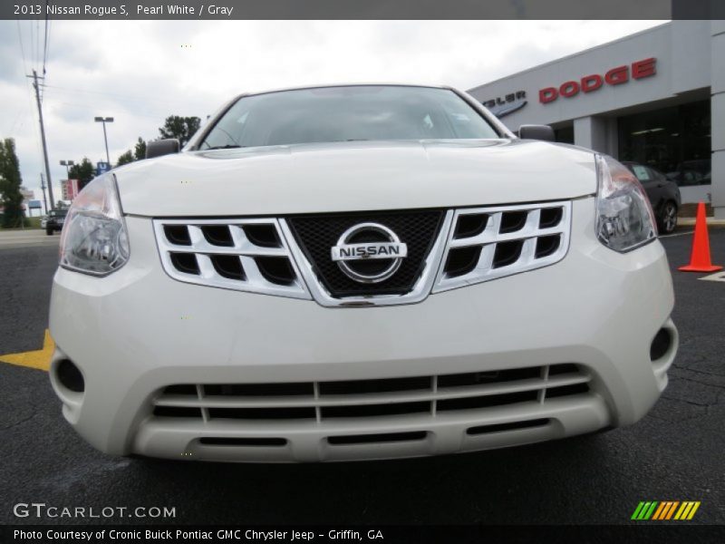 Pearl White / Gray 2013 Nissan Rogue S
