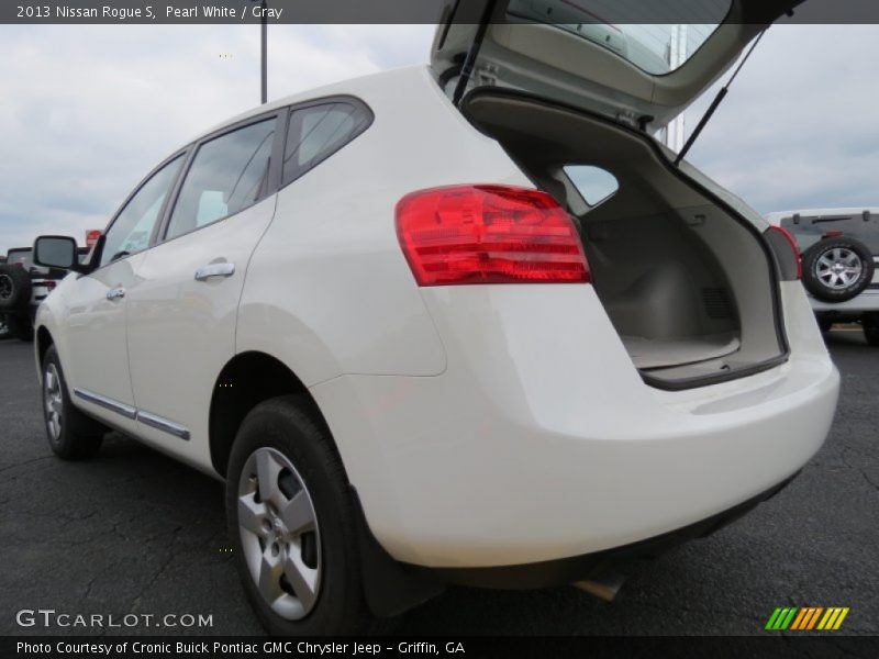 Pearl White / Gray 2013 Nissan Rogue S