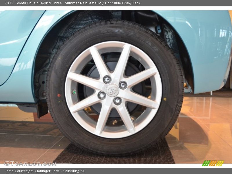  2013 Prius c Hybrid Three Wheel