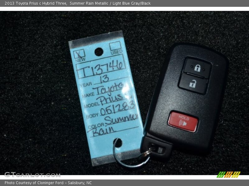 Summer Rain Metallic / Light Blue Gray/Black 2013 Toyota Prius c Hybrid Three