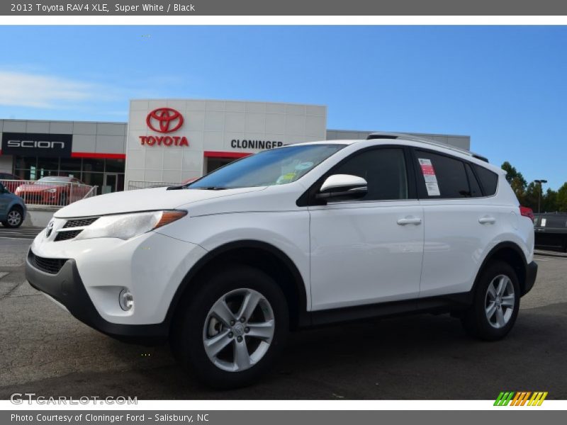 Super White / Black 2013 Toyota RAV4 XLE