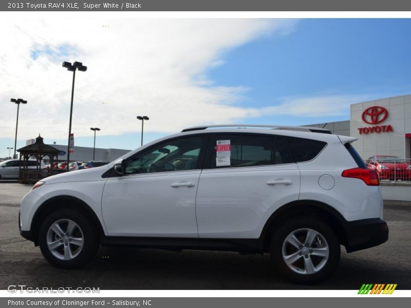 Super White / Black 2013 Toyota RAV4 XLE