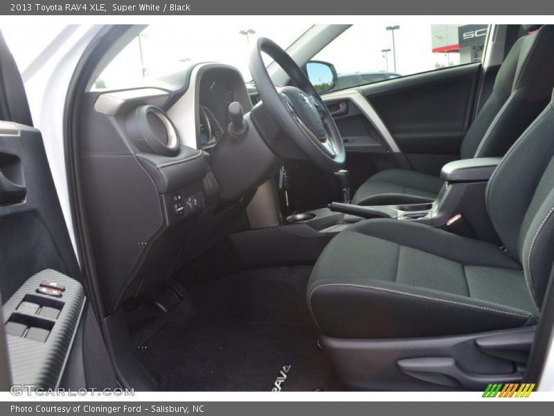 Super White / Black 2013 Toyota RAV4 XLE