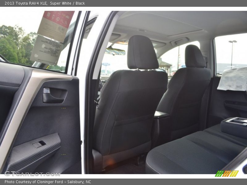 Super White / Black 2013 Toyota RAV4 XLE