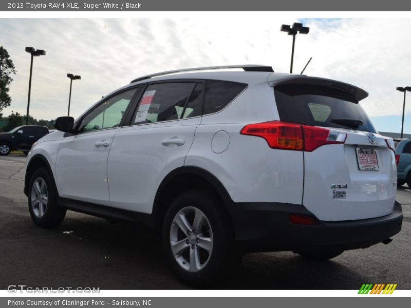 Super White / Black 2013 Toyota RAV4 XLE