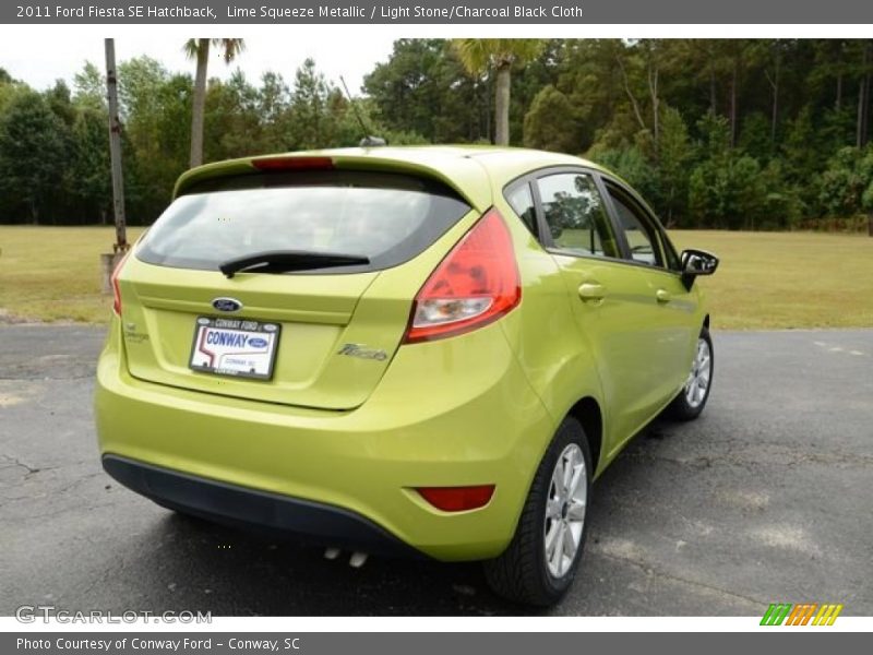 Lime Squeeze Metallic / Light Stone/Charcoal Black Cloth 2011 Ford Fiesta SE Hatchback