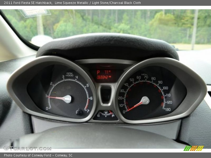 Lime Squeeze Metallic / Light Stone/Charcoal Black Cloth 2011 Ford Fiesta SE Hatchback