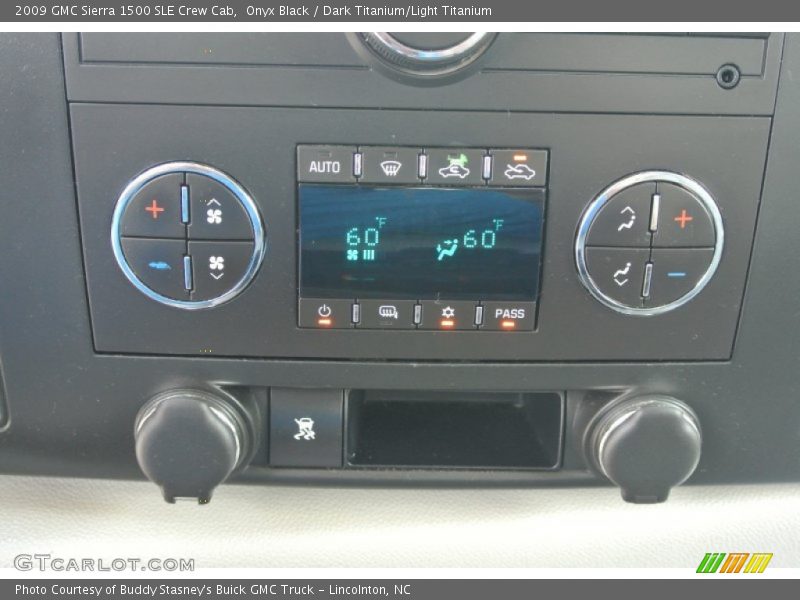 Onyx Black / Dark Titanium/Light Titanium 2009 GMC Sierra 1500 SLE Crew Cab