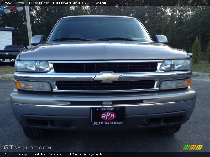 Light Pewter Metallic / Tan/Neutral 2002 Chevrolet Tahoe LT 4x4