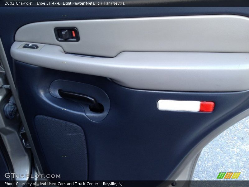 Light Pewter Metallic / Tan/Neutral 2002 Chevrolet Tahoe LT 4x4