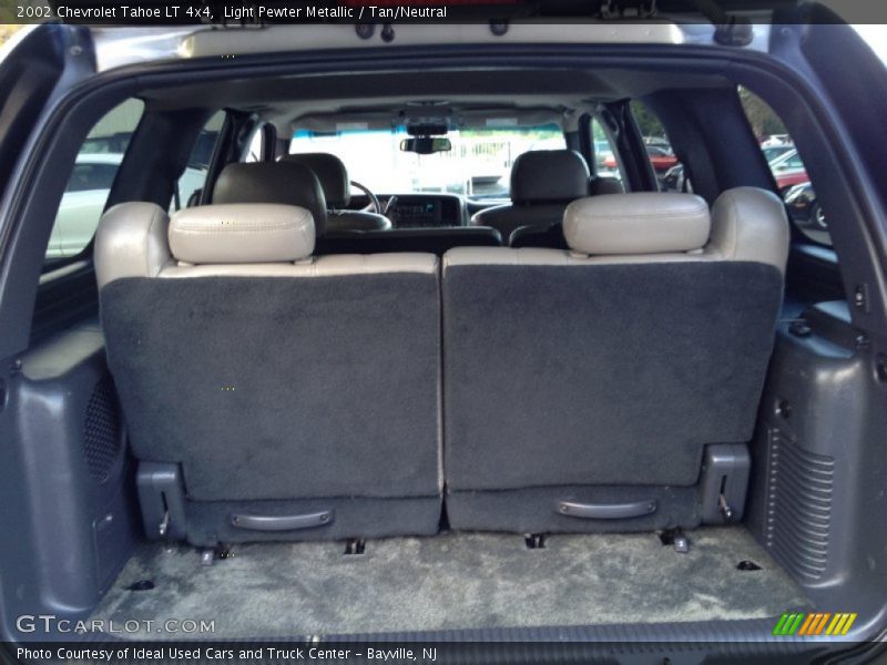 Light Pewter Metallic / Tan/Neutral 2002 Chevrolet Tahoe LT 4x4