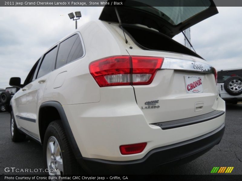 Stone White / Black 2011 Jeep Grand Cherokee Laredo X Package