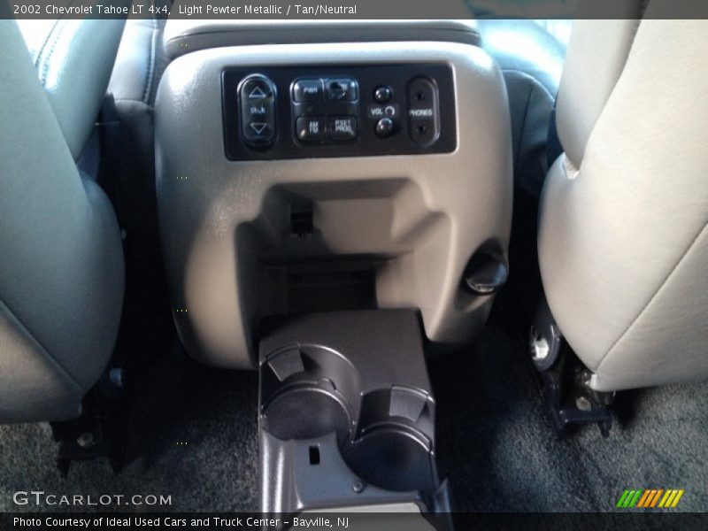 Light Pewter Metallic / Tan/Neutral 2002 Chevrolet Tahoe LT 4x4