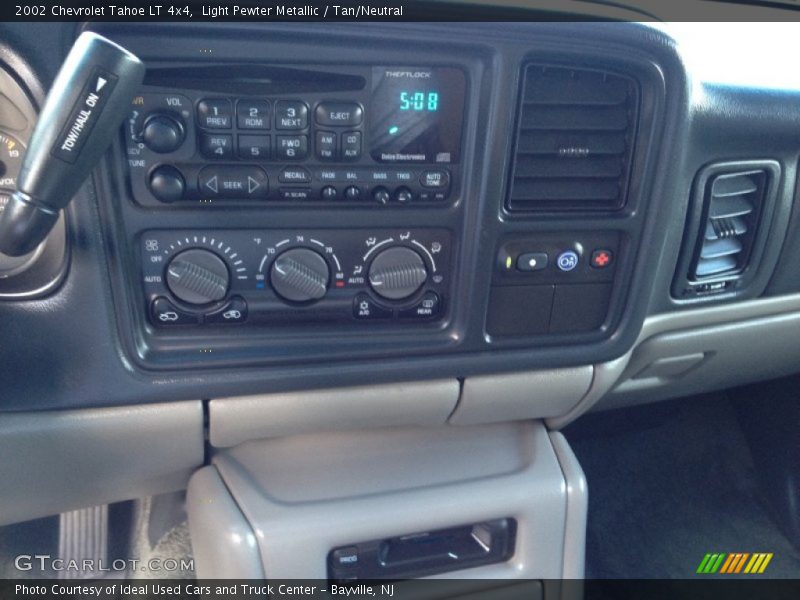 Light Pewter Metallic / Tan/Neutral 2002 Chevrolet Tahoe LT 4x4