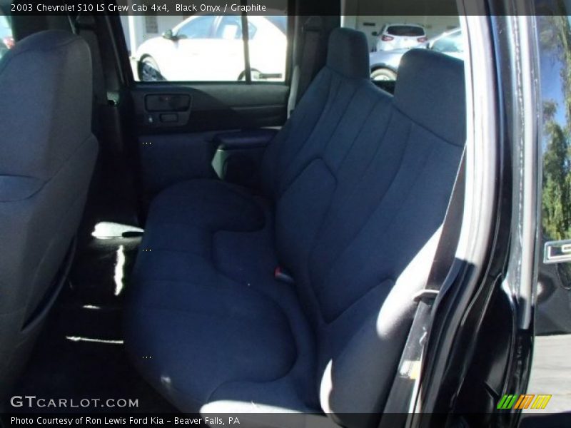 Black Onyx / Graphite 2003 Chevrolet S10 LS Crew Cab 4x4