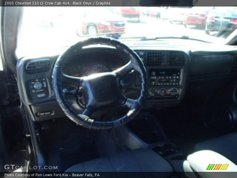 Black Onyx / Graphite 2003 Chevrolet S10 LS Crew Cab 4x4