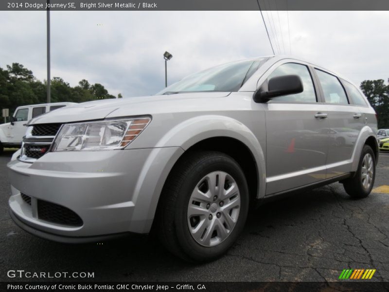 Bright Silver Metallic / Black 2014 Dodge Journey SE