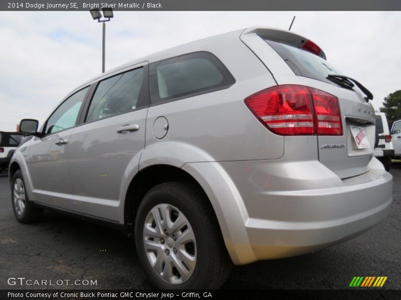 Bright Silver Metallic / Black 2014 Dodge Journey SE