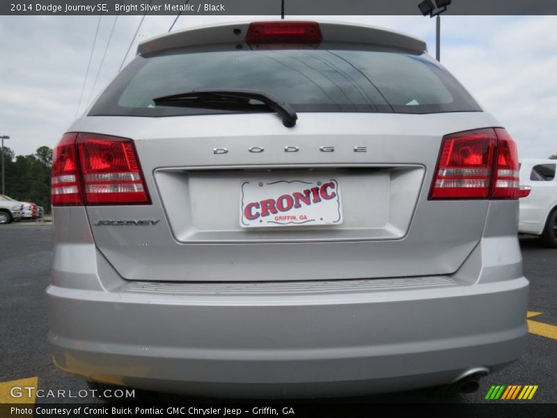 Bright Silver Metallic / Black 2014 Dodge Journey SE