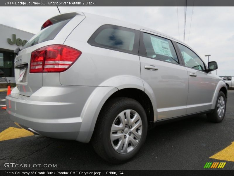 Bright Silver Metallic / Black 2014 Dodge Journey SE