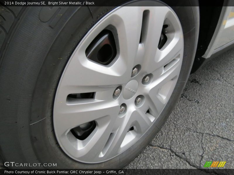 Bright Silver Metallic / Black 2014 Dodge Journey SE