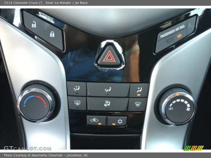 Silver Ice Metallic / Jet Black 2014 Chevrolet Cruze LT