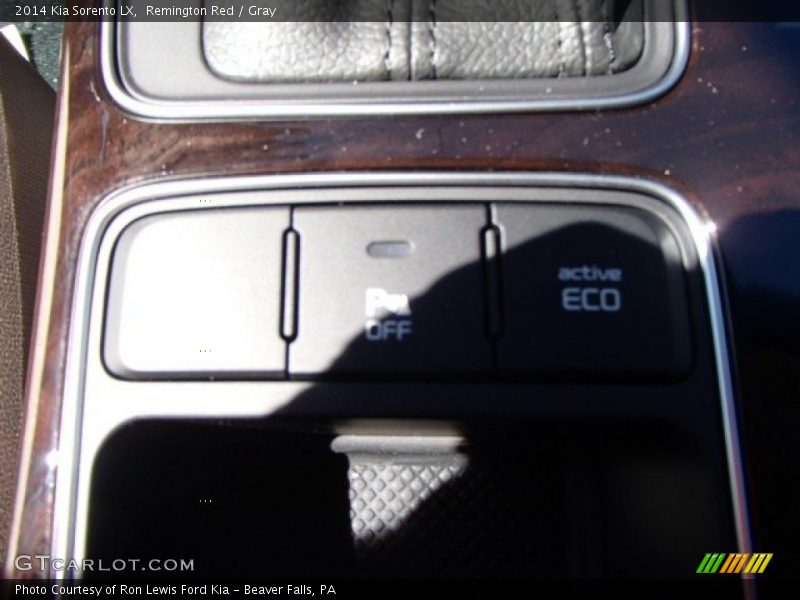 Remington Red / Gray 2014 Kia Sorento LX