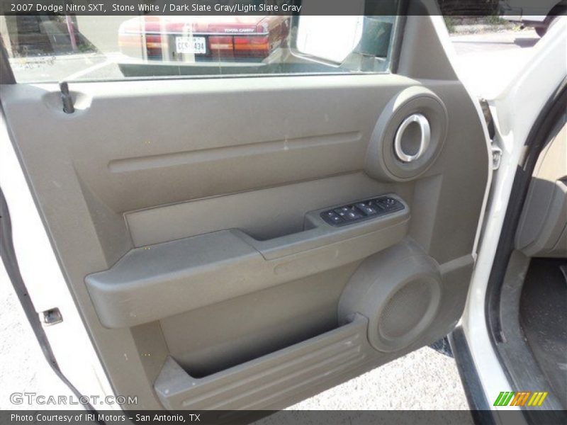 Stone White / Dark Slate Gray/Light Slate Gray 2007 Dodge Nitro SXT