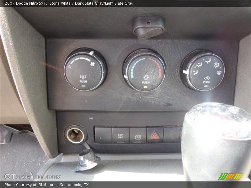 Stone White / Dark Slate Gray/Light Slate Gray 2007 Dodge Nitro SXT