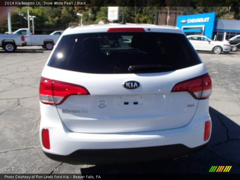 Snow White Pearl / Black 2014 Kia Sorento LX