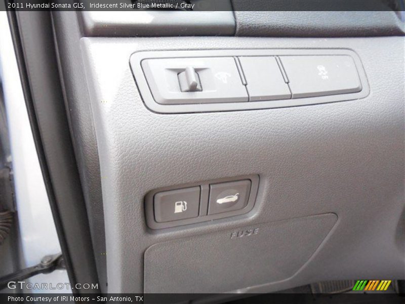 Iridescent Silver Blue Metallic / Gray 2011 Hyundai Sonata GLS
