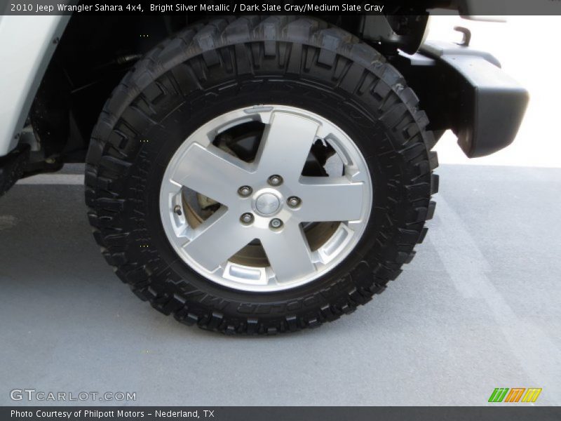 Bright Silver Metallic / Dark Slate Gray/Medium Slate Gray 2010 Jeep Wrangler Sahara 4x4