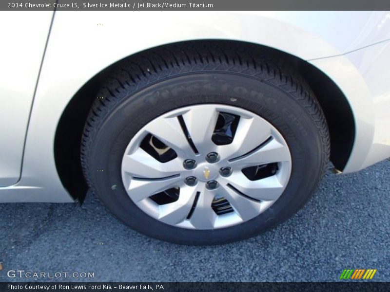Silver Ice Metallic / Jet Black/Medium Titanium 2014 Chevrolet Cruze LS