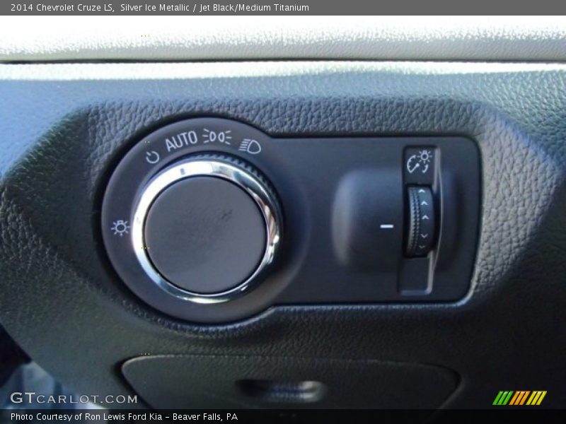 Silver Ice Metallic / Jet Black/Medium Titanium 2014 Chevrolet Cruze LS