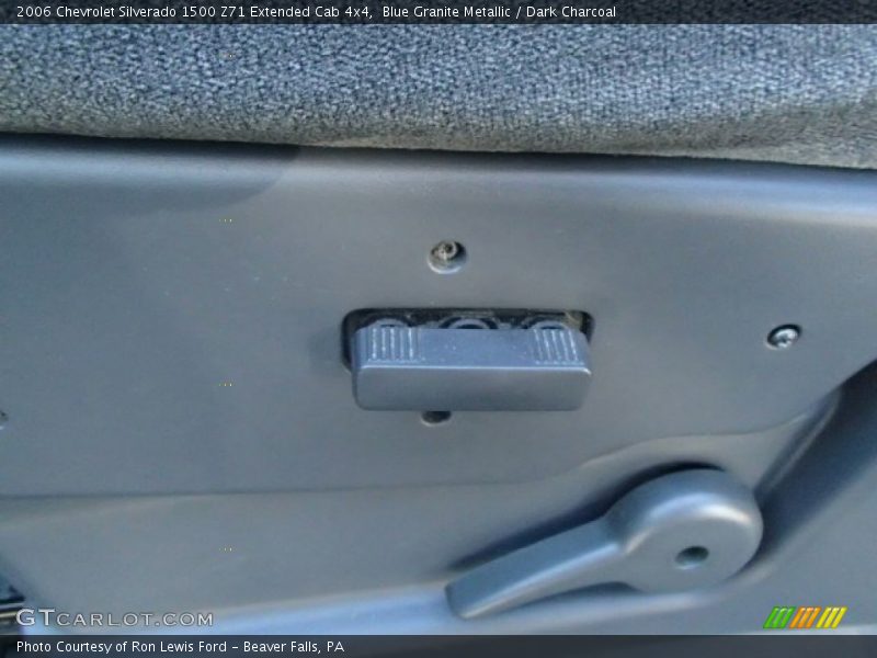 Blue Granite Metallic / Dark Charcoal 2006 Chevrolet Silverado 1500 Z71 Extended Cab 4x4