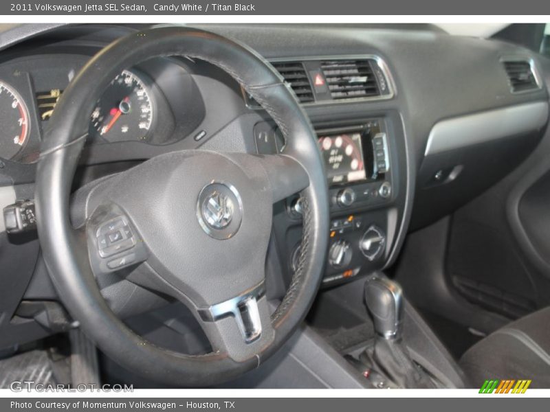 Candy White / Titan Black 2011 Volkswagen Jetta SEL Sedan