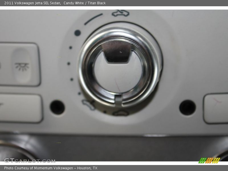 Candy White / Titan Black 2011 Volkswagen Jetta SEL Sedan
