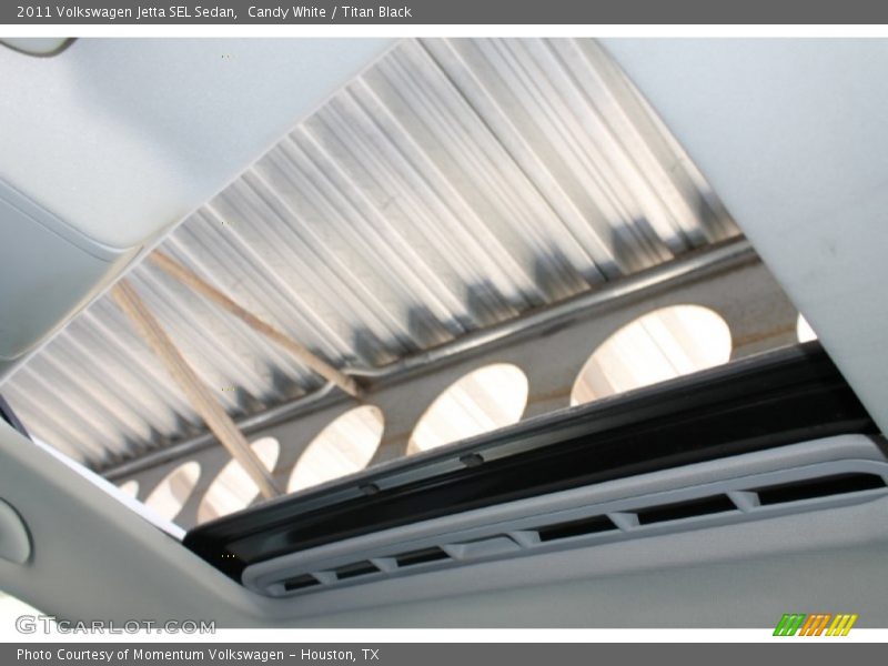 Candy White / Titan Black 2011 Volkswagen Jetta SEL Sedan