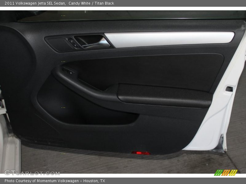 Candy White / Titan Black 2011 Volkswagen Jetta SEL Sedan
