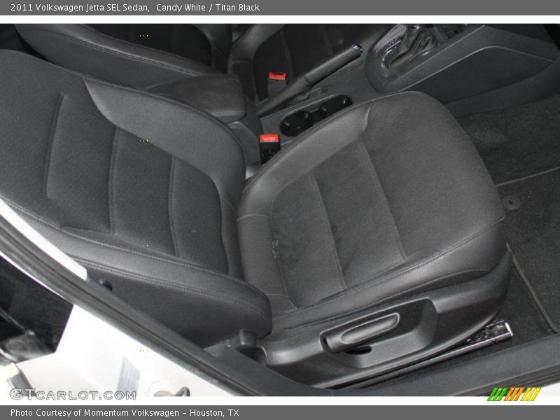 Candy White / Titan Black 2011 Volkswagen Jetta SEL Sedan