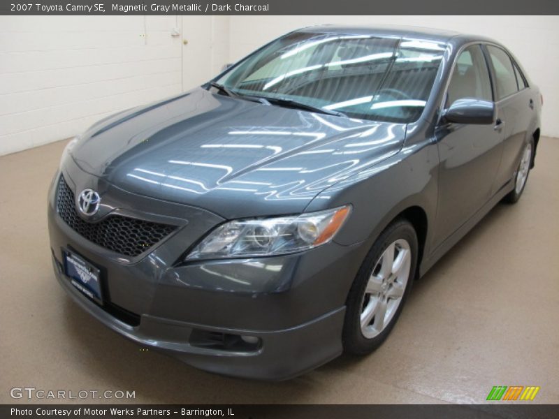 Magnetic Gray Metallic / Dark Charcoal 2007 Toyota Camry SE