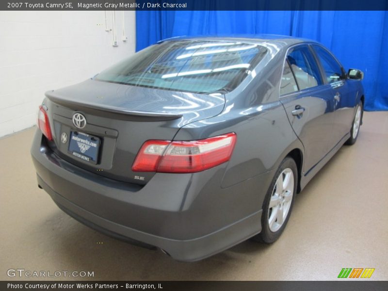 Magnetic Gray Metallic / Dark Charcoal 2007 Toyota Camry SE