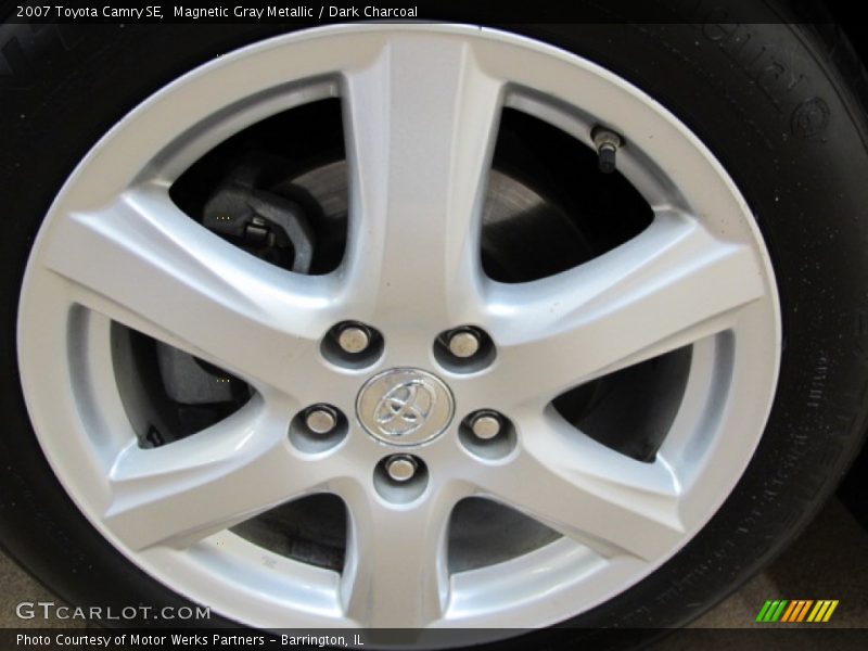 Magnetic Gray Metallic / Dark Charcoal 2007 Toyota Camry SE
