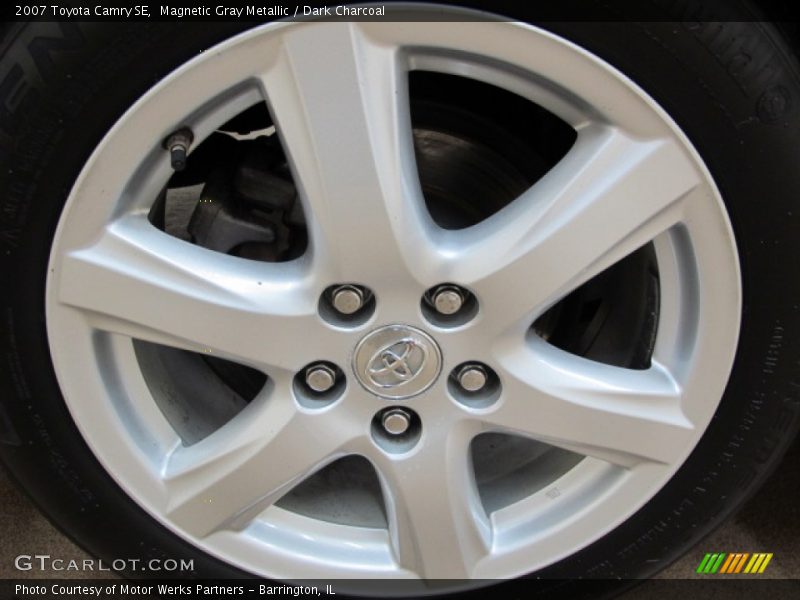 Magnetic Gray Metallic / Dark Charcoal 2007 Toyota Camry SE