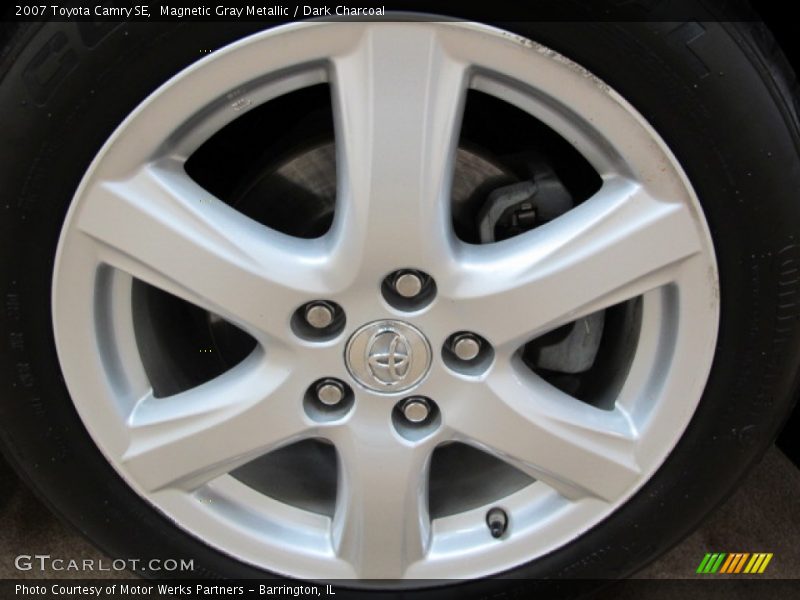 Magnetic Gray Metallic / Dark Charcoal 2007 Toyota Camry SE
