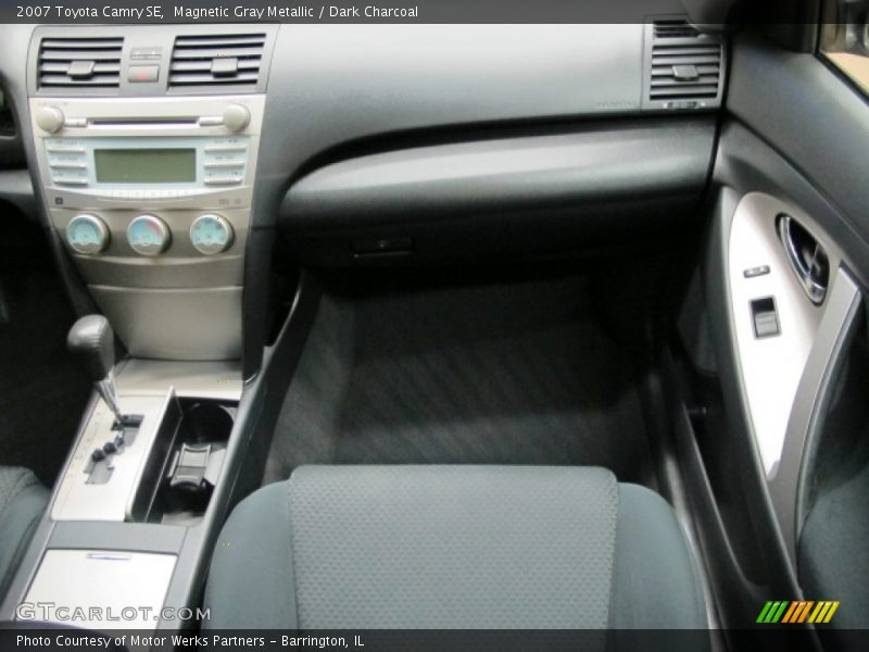 Magnetic Gray Metallic / Dark Charcoal 2007 Toyota Camry SE