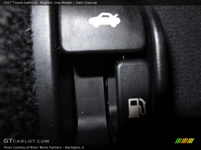 Magnetic Gray Metallic / Dark Charcoal 2007 Toyota Camry SE